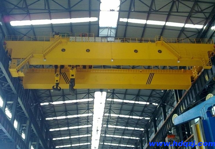 QD型5~550噸吊鉤橋式起重機(jī) QD型5~550噸吊鉤橋式起重機(jī)
